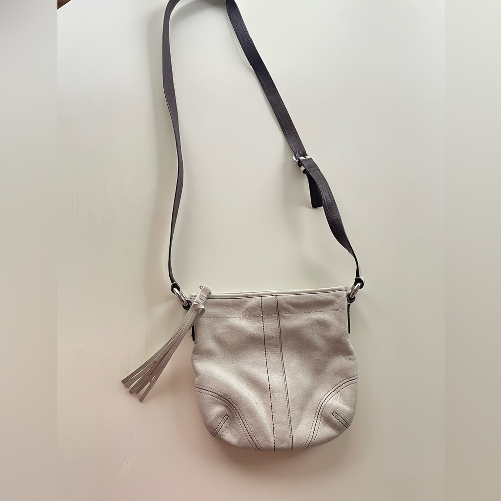 Authentic Vintage COACH Soho cream mini crossbody bag Y2K (from 2000s)